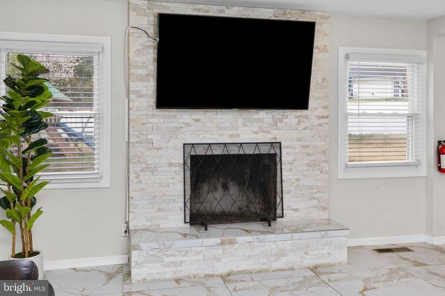 10 THORNHILL CT, Willingboro, NJ 08046