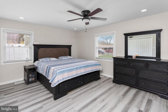 10 THORNHILL CT, Willingboro, NJ 08046