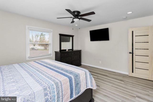 10 THORNHILL CT, Willingboro, NJ 08046