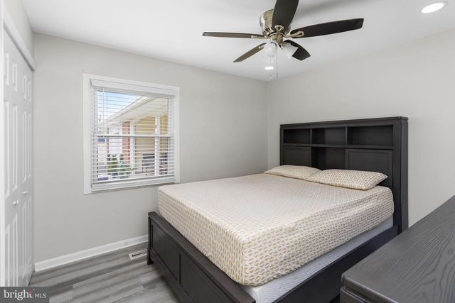 10 THORNHILL CT, Willingboro, NJ 08046