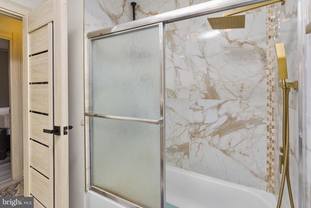 10 THORNHILL CT, Willingboro, NJ 08046