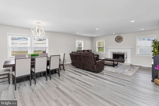 10 THORNHILL CT, Willingboro, NJ 08046