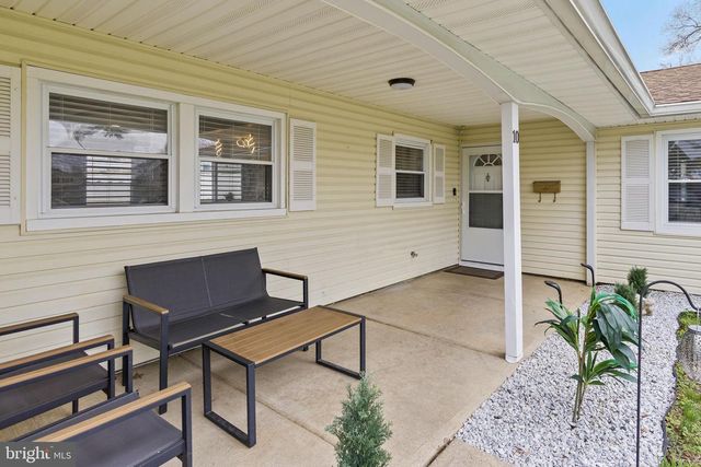 10 THORNHILL CT, Willingboro, NJ 08046