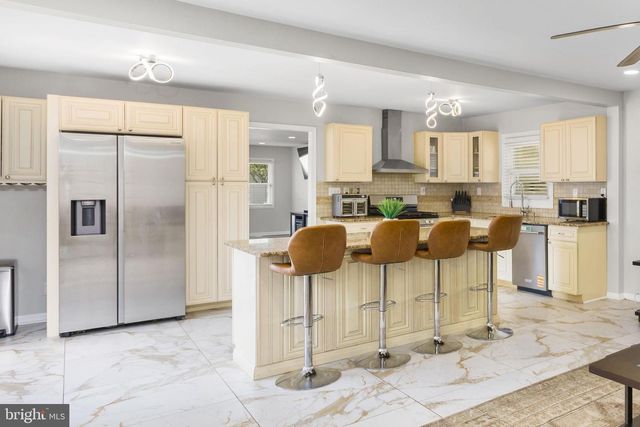 10 THORNHILL CT, Willingboro, NJ 08046