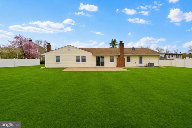 10 THORNHILL CT, Willingboro, NJ 08046