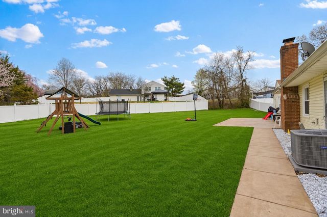 10 THORNHILL CT, Willingboro, NJ 08046