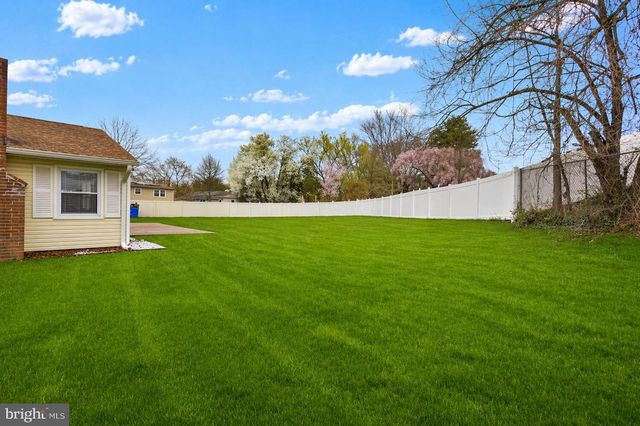 10 THORNHILL CT, Willingboro, NJ 08046