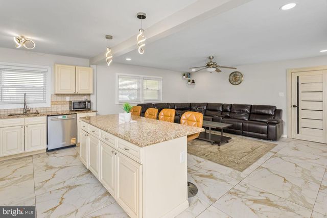 10 THORNHILL CT, Willingboro, NJ 08046