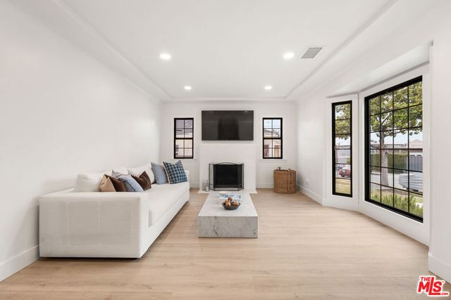 5736 Eileen Avenue, Los Angeles, CA 90043
