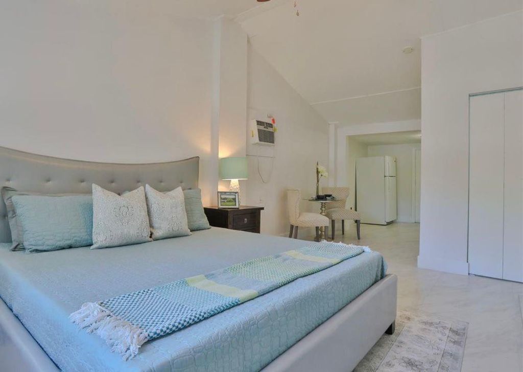 735 NE 37th Street A, Oakland Park, FL 33334