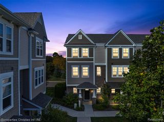 445 Wright Street, Wixom, MI 48393