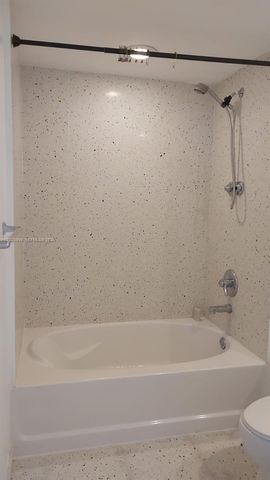 325 S BISCAYNE BL 1516, Miami, FL 33131