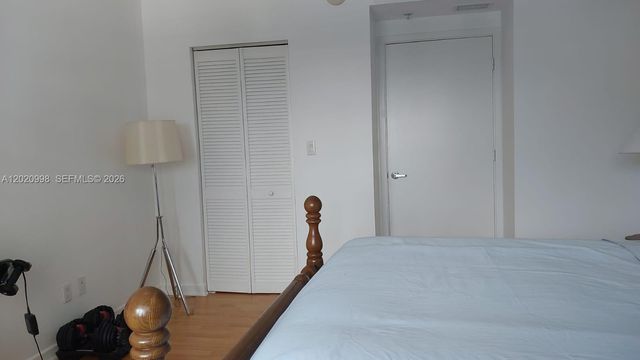 325 S BISCAYNE BL 1516, Miami, FL 33131