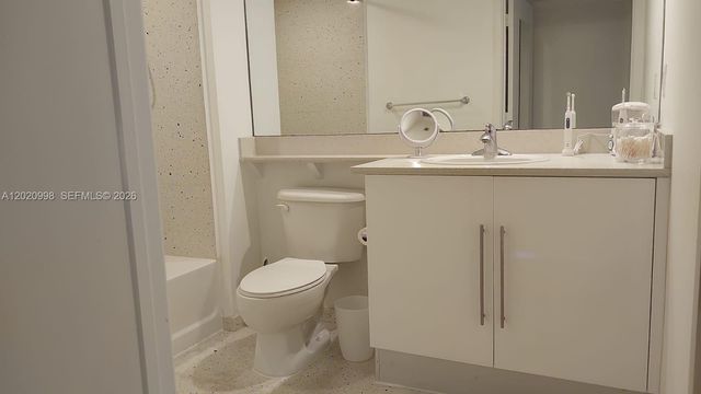 325 S BISCAYNE BL 1516, Miami, FL 33131