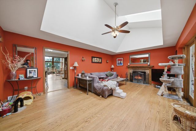 567 Happ Road, Northfield, IL 60093
