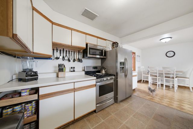 567 Happ Road, Northfield, IL 60093