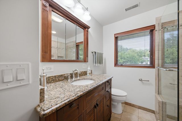 567 Happ Road, Northfield, IL 60093