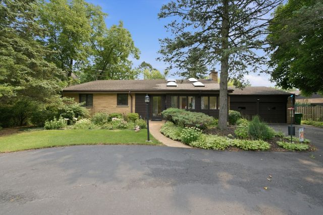 567 Happ Road, Northfield, IL 60093