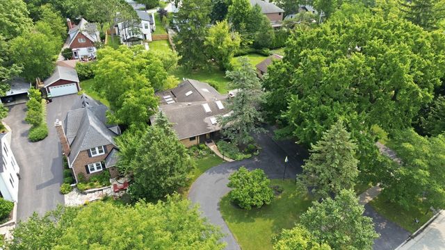 567 Happ Road, Northfield, IL 60093