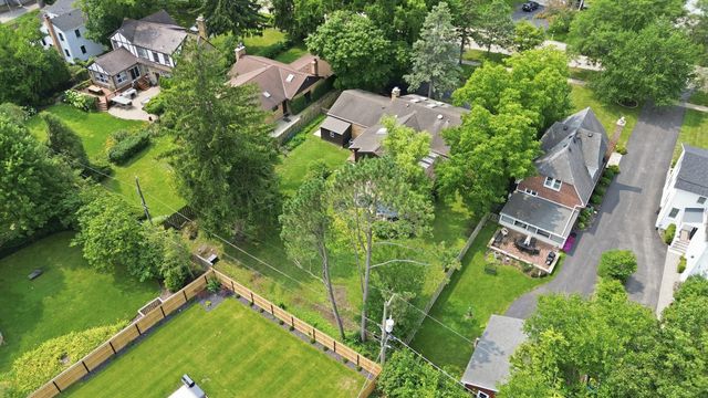 567 Happ Road, Northfield, IL 60093