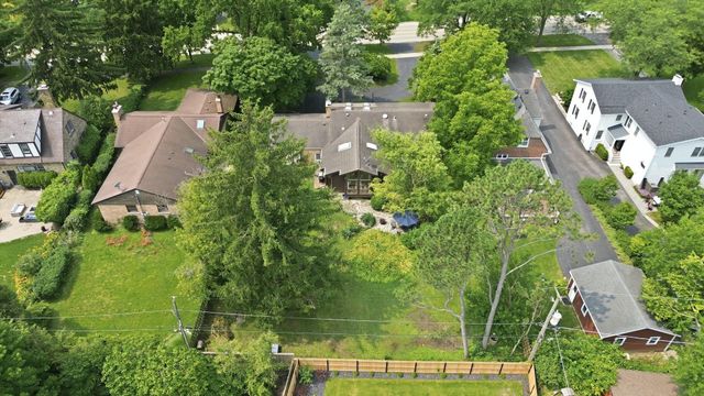 567 Happ Road, Northfield, IL 60093