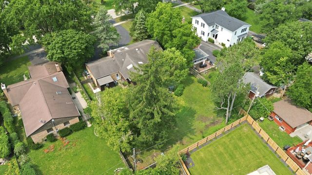 567 Happ Road, Northfield, IL 60093