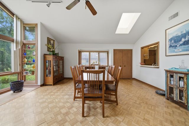 567 Happ Road, Northfield, IL 60093