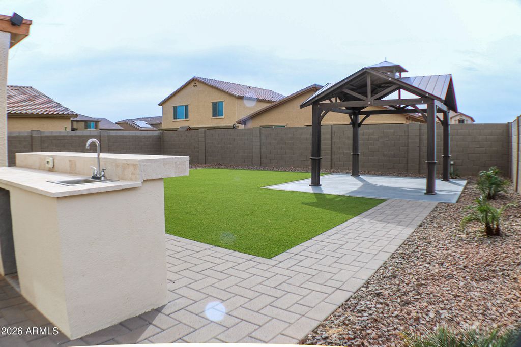 Image 12 of property listing at 18519 W WILLIAMS Road, Surprise, AZ 85387