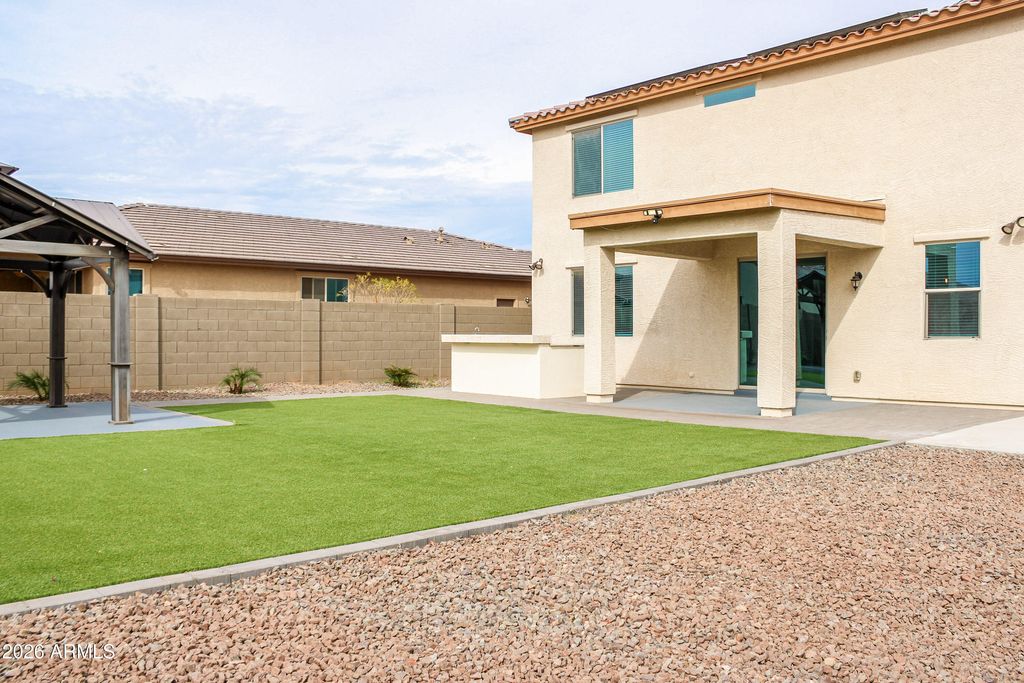 Image 14 of property listing at 18519 W WILLIAMS Road, Surprise, AZ 85387