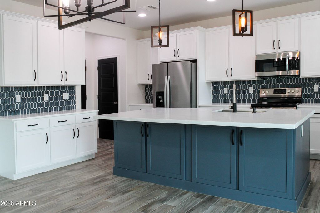 Image 5 of property listing at 18519 W WILLIAMS Road, Surprise, AZ 85387