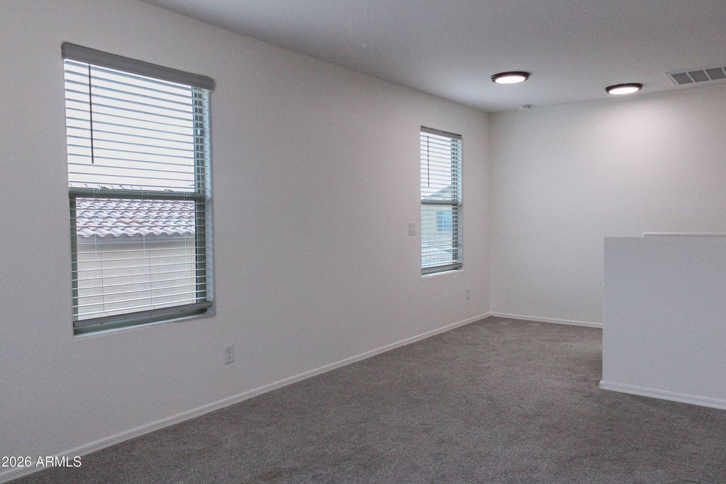 Image 6 of property listing at 18519 W WILLIAMS Road, Surprise, AZ 85387