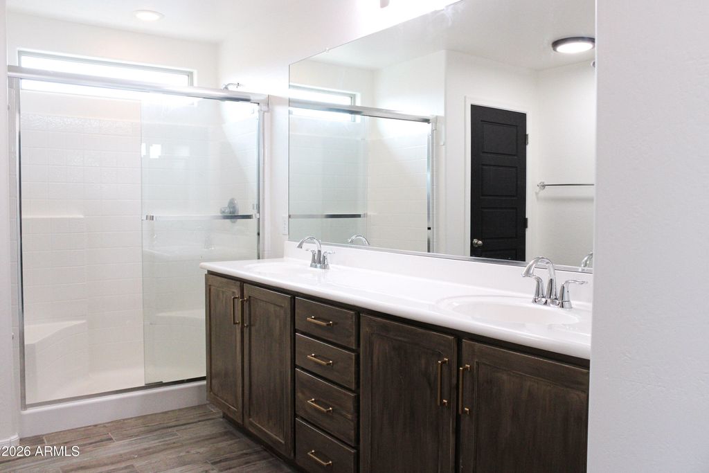 Image 9 of property listing at 18519 W WILLIAMS Road, Surprise, AZ 85387