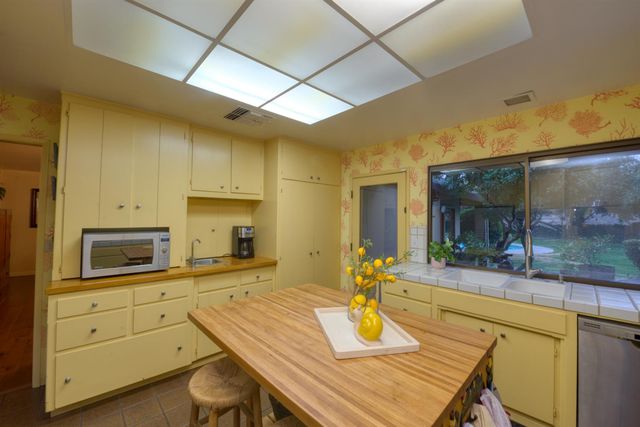 419 Burkhard Rd, Patterson, CA 95363