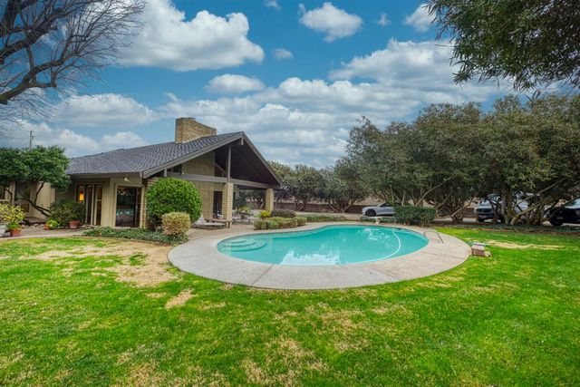 419 Burkhard Rd, Patterson, CA 95363