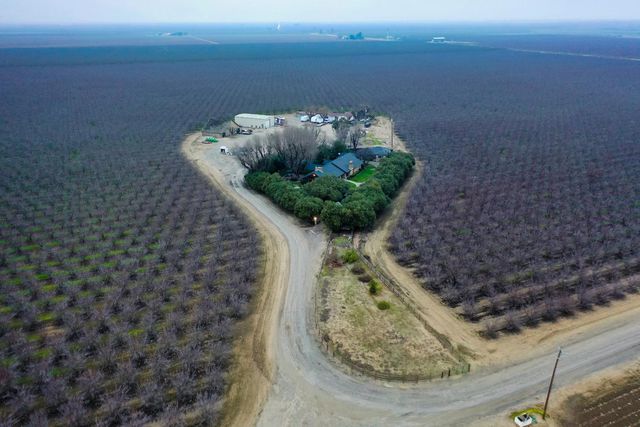 419 Burkhard Rd, Patterson, CA 95363