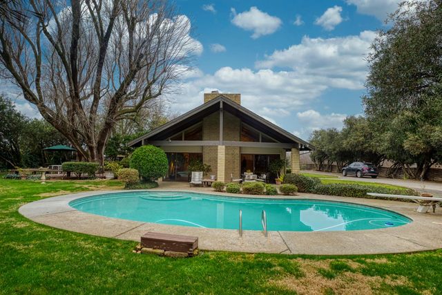 419 Burkhard Rd, Patterson, CA 95363