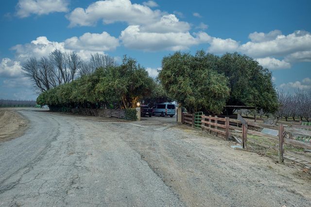 419 Burkhard Rd, Patterson, CA 95363