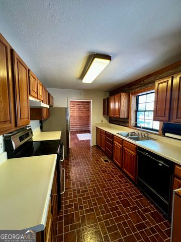 847 W Lake Drive, East Dublin, GA 31027