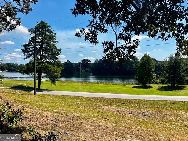 847 W Lake Drive, East Dublin, GA 31027