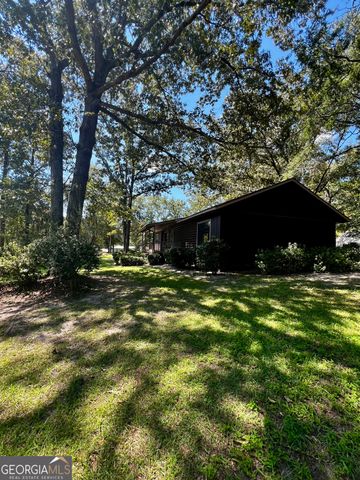 847 W Lake Drive, East Dublin, GA 31027