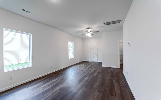 67 Stonehenge Ln, Manchester, TN 37355