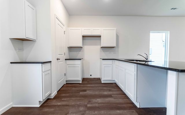 67 Stonehenge Ln, Manchester, TN 37355