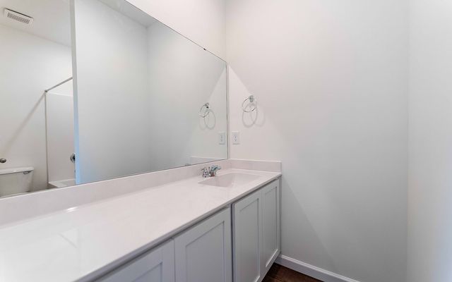 67 Stonehenge Ln, Manchester, TN 37355