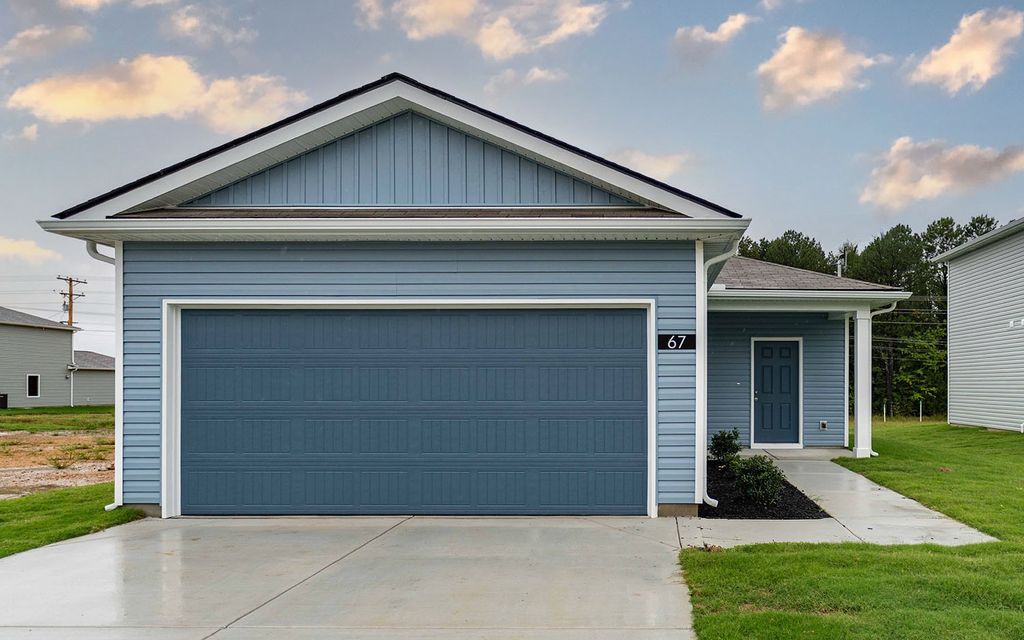 67 Stonehenge Ln, Manchester, TN 37355