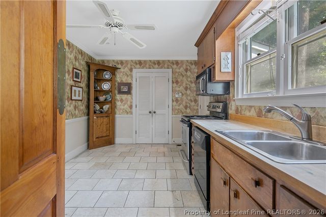 1610 Twin Oak Drive, Fayetteville, NC 28305