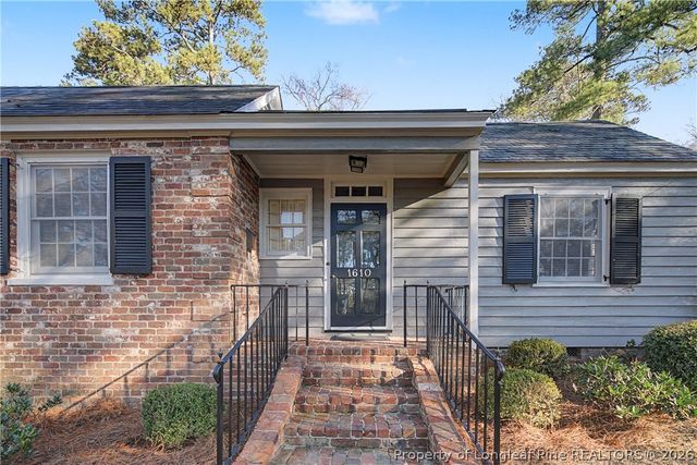 1610 Twin Oak Drive, Fayetteville, NC 28305