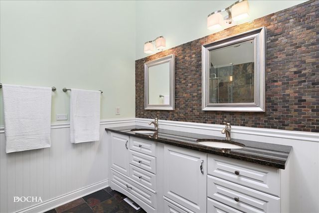 3179 Village Green Drive, Aurora, IL 60504