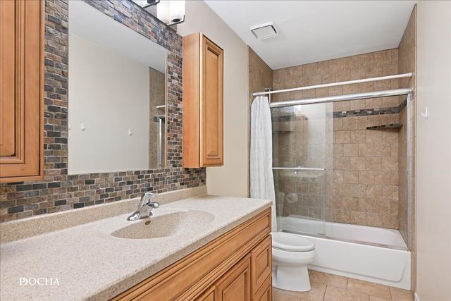 3179 Village Green Drive, Aurora, IL 60504