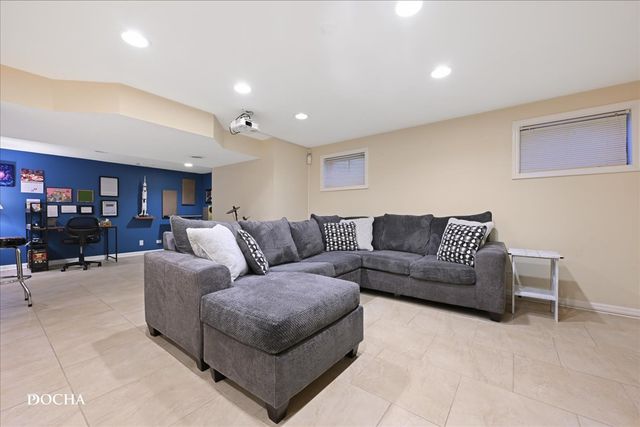 3179 Village Green Drive, Aurora, IL 60504