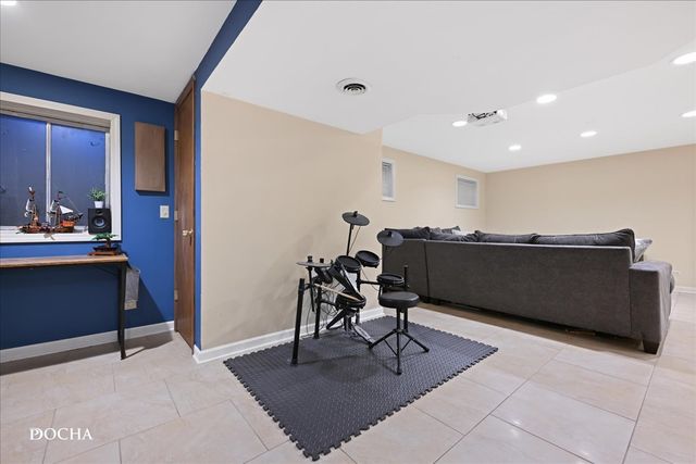 3179 Village Green Drive, Aurora, IL 60504